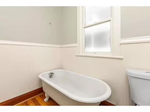 Bath - 2238 16th St, Boulder, CO 80302 photo 2 of 5