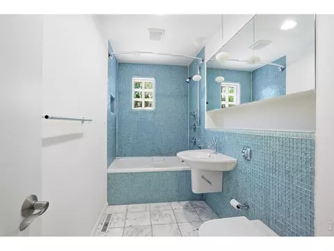 Bath - 3501 19th St, Boulder, CO 80304 photo 1 of 1