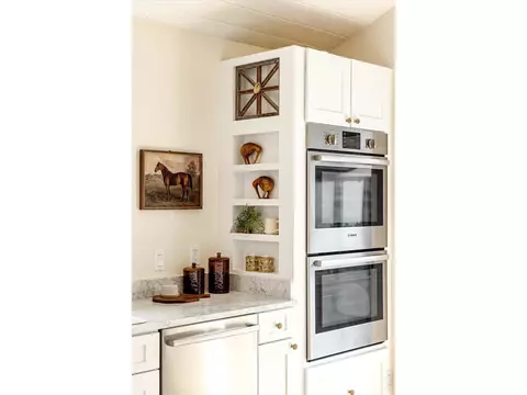 Kitchen - 1040 Brook Rd, Boulder, CO 80302 photo 4 of 6