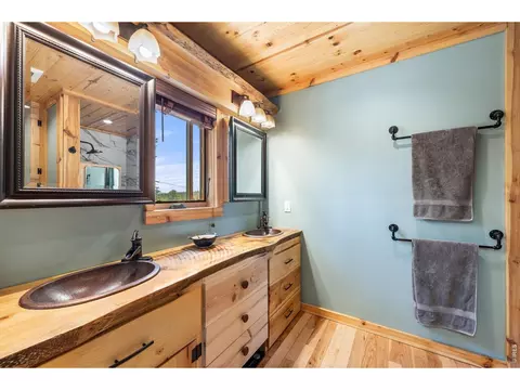 Bath - 204 Coughlin Meadows Rd, Boulder, CO 80302 photo 1 of 5
