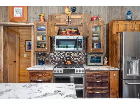 Kitchen - 204 Coughlin Meadows Rd, Boulder, CO 80302 photo 7 of 8
