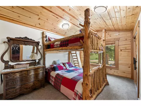 Bedroom - 204 Coughlin Meadows Rd, Boulder, CO 80302 photo 2 of 4