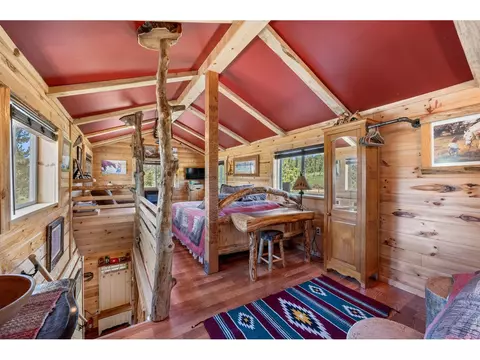 Bedroom - 204 Coughlin Meadows Rd, Boulder, CO 80302 photo 4 of 4