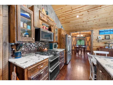 Kitchen - 204 Coughlin Meadows Rd, Boulder, CO 80302 photo 5 of 8