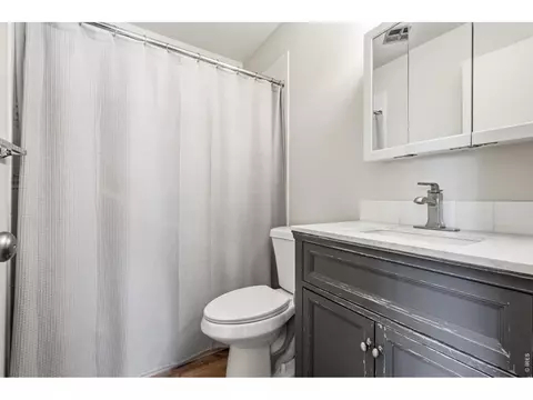 Bath - 3280 Dartmouth Ave, Boulder, CO 80305 photo 2 of 5