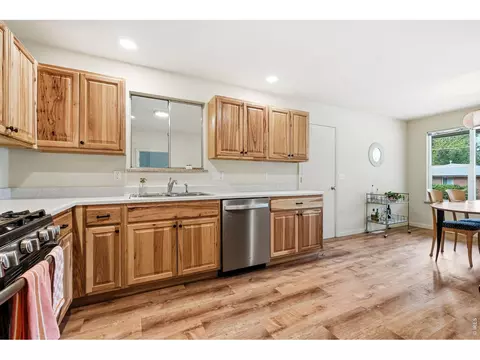 Kitchen - 3280 Dartmouth Ave, Boulder, CO 80305 photo 3 of 4
