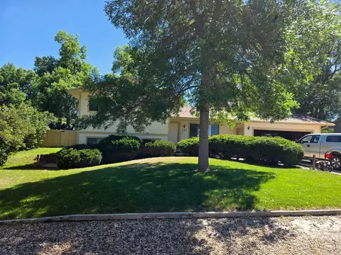 321 Diamond Dr, Fort Collins, CO 80525