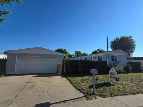 210 Oak St, Log Lane Village, CO 80705