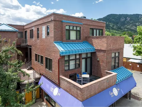 Exterior - 820 Pearl St #E, Boulder, CO 80302 photo 4 of 5