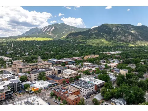 View/Area - 820 Pearl St #E, Boulder, CO 80302 photo 2 of 3