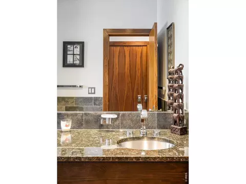 Bath - 820 Pearl St #E, Boulder, CO 80302 photo 1 of 6