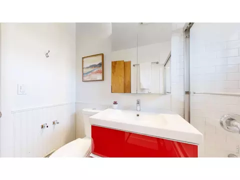 Bath - 3025 Moorhead Ave, Boulder, CO 80305 photo 2 of 2