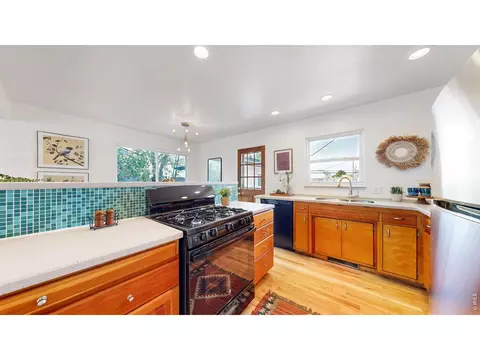 Kitchen - 3025 Moorhead Ave, Boulder, CO 80305 photo 2 of 3