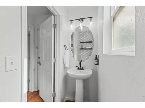 Bath - 18132 E Linvale Dr, Aurora, CO 80013 photo 1 of 3