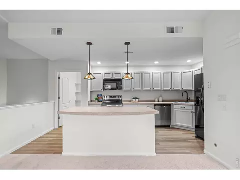 2125 Calais Dr # 2C, Longmont, CO 80504