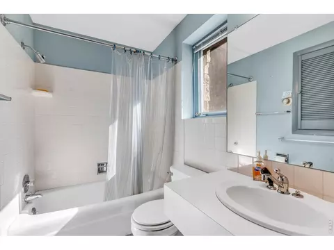 Bath - 5566 Sugarloaf Rd, Boulder, CO 80302 photo 2 of 2
