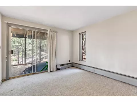Bedroom - 5566 Sugarloaf Rd, Boulder, CO 80302 photo 5 of 5