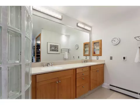 Bath - 8929 Tahoe Ln, Boulder, CO 80301 photo 1 of 3