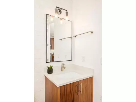 Bath - 2455 Walnut St, Boulder, CO 80302 photo 5 of 8