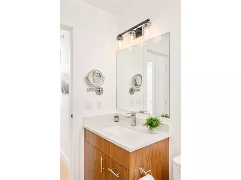 Bath - 2455 Walnut St, Boulder, CO 80302 photo 6 of 8