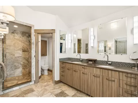 Bath - 1091 Shadow Ridge Rd, Laporte, CO 80535 photo 1 of 5