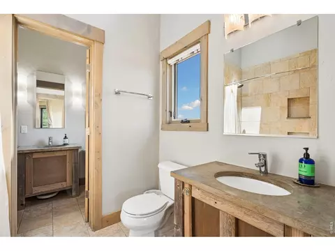 Bath - 1091 Shadow Ridge Rd, Laporte, CO 80535 photo 5 of 5