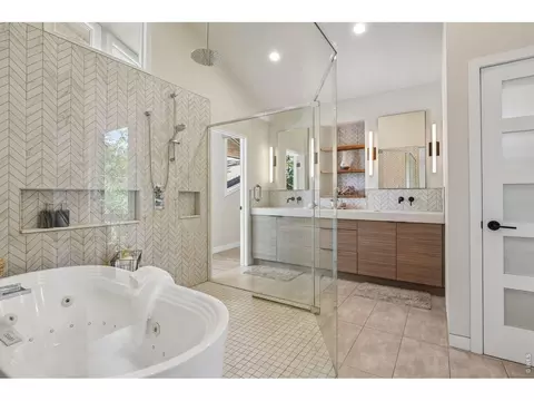 Bath - 2905 Vassar Dr, Boulder, CO 80305 photo 5 of 8