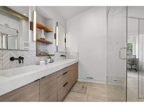 Bath - 2905 Vassar Dr, Boulder, CO 80305 photo 6 of 8