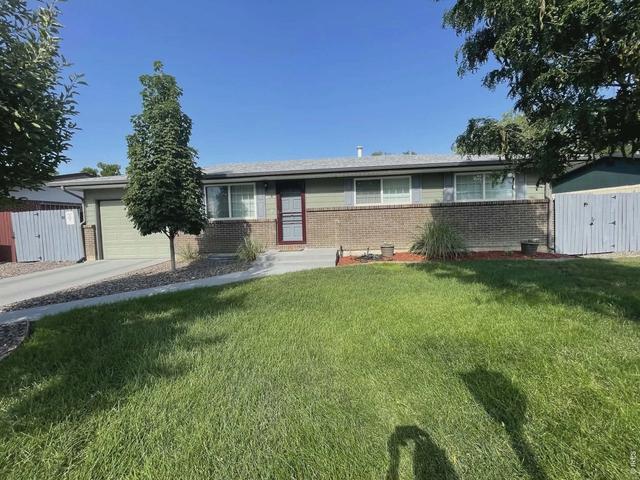 4 S Gay Dr, Longmont, CO 80501