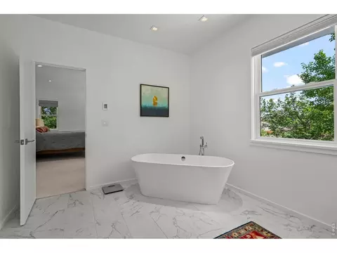 Bath - 1425 Upland Ave, Boulder, CO 80304 photo 3 of 5