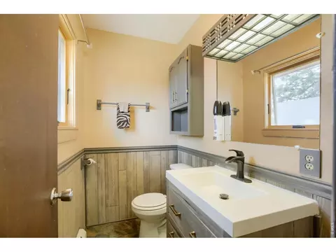 Bath - 636 Ranch Rd, Ward, CO 80481 photo 1 of 2