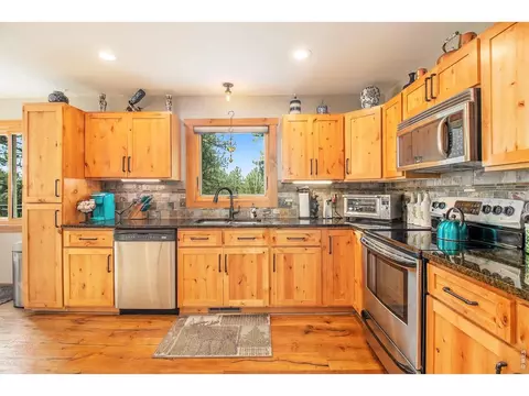 Kitchen - 270 Choctaw Rd, Lyons, CO 80540 photo 2 of 2