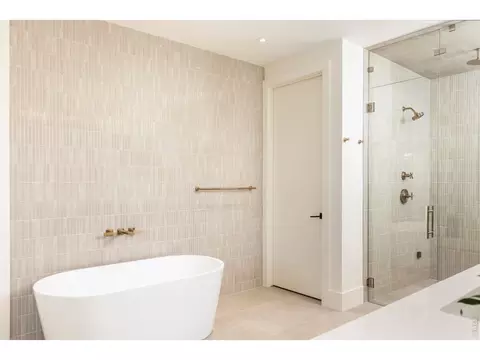 Bath - 8003 Sagebrush Ct, Boulder, CO 80301 photo 1 of 5