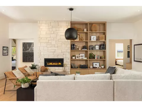 Living - 8003 Sagebrush Ct, Boulder, CO 80301 photo 2 of 4