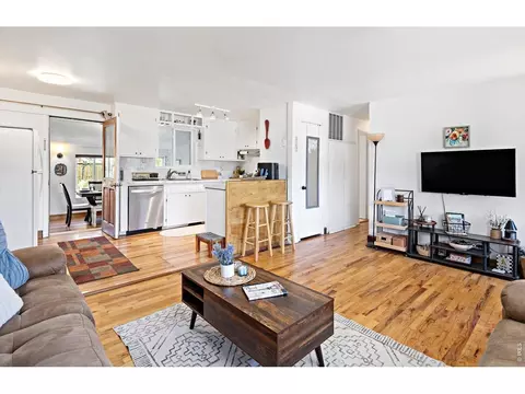 Living - 905 36th St, Boulder, CO 80303 photo 3 of 3