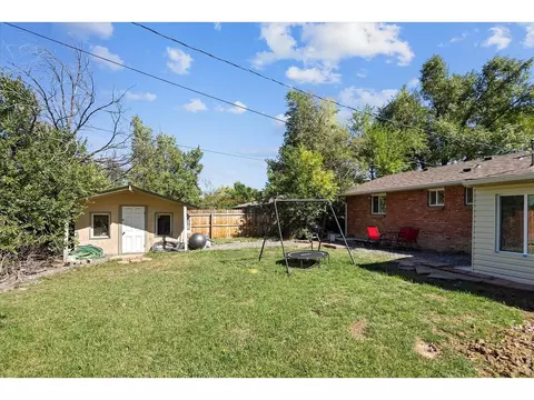 Exterior - 905 36th St, Boulder, CO 80303 photo 8 of 9