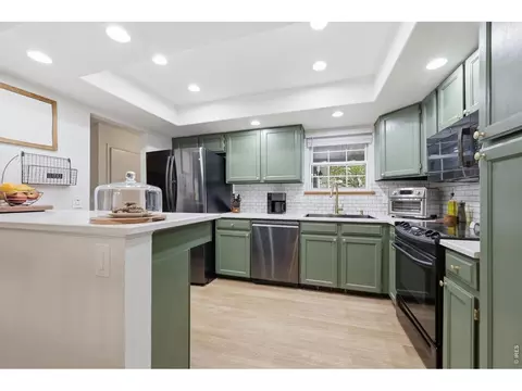 2598 S Vaughn Way # B, Aurora, CO 80014