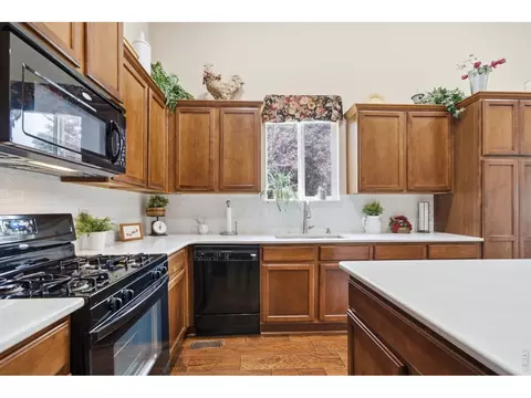Kitchen - 520 Botley Ct, Windsor, CO 80550 photo 5 of 6