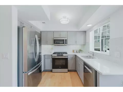 Kitchen - 801 Chinle Ave #E, Boulder, CO 80304 photo 2 of 4
