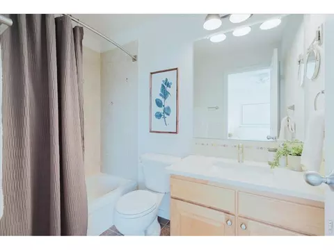 Bath - 801 Chinle Ave #E, Boulder, CO 80304 photo 3 of 3