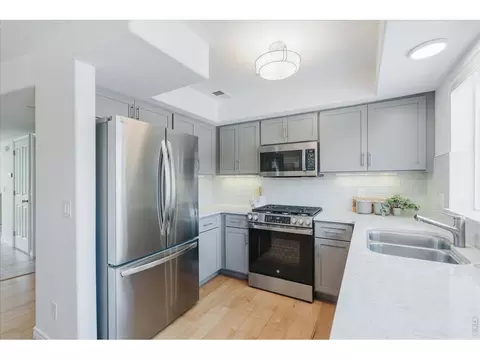 Kitchen - 801 Chinle Ave #E, Boulder, CO 80304 photo 3 of 4