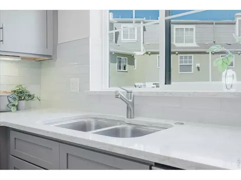 Kitchen - 801 Chinle Ave #E, Boulder, CO 80304 photo 4 of 4