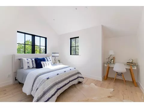Bedroom - 2045 Alpine Dr, Boulder, CO 80304 photo 2 of 4