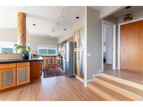 Kitchen - 1362 Lost Angel Rd, Boulder, CO 80302 photo 4 of 5
