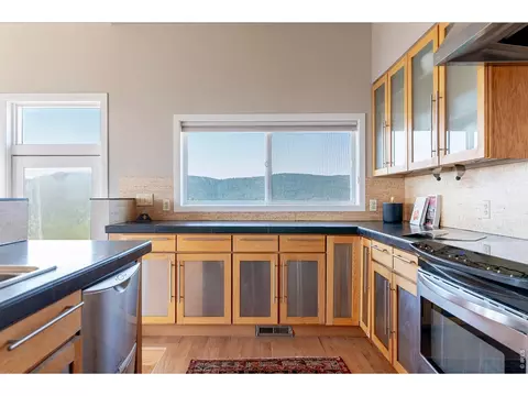 Kitchen - 1362 Lost Angel Rd, Boulder, CO 80302 photo 2 of 5