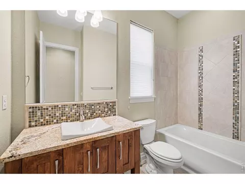 Bath - 5661 Mid Pointe Dr, Windsor, CO 80550 photo 3 of 5