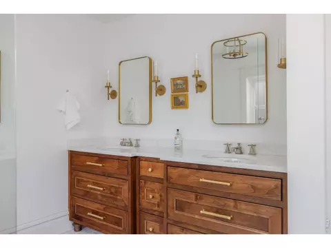 Bath - 745 Highland Ave, Boulder, CO 80302 photo 2 of 6