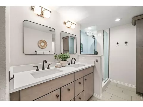 Bath - 6 S Monroe St, Denver, CO 80209 photo 2 of 4