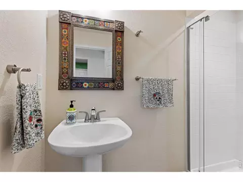 Bath - 3966 Montclair Ln, Boulder, CO 80301 photo 1 of 6