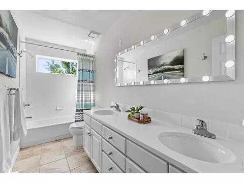 Bath - 3966 Montclair Ln, Boulder, CO 80301 photo 5 of 6